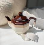 Vintage/retro theepot in zachte kleuren!, Ophalen of Verzenden, Huis en Inrichting