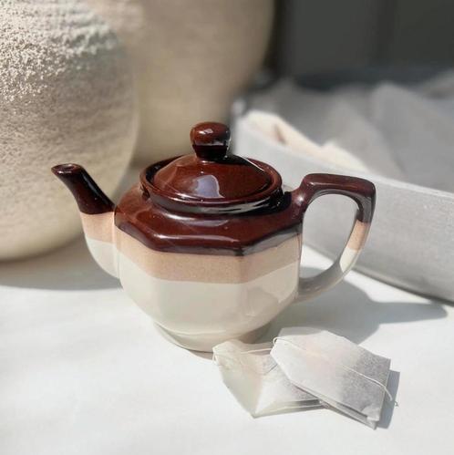Vintage/retro theepot in zachte kleuren!, Verzamelen, Retro, Huis en Inrichting, Ophalen of Verzenden