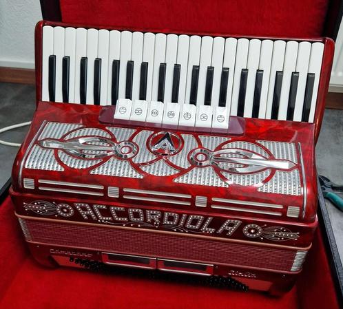 Accordiola Camerano musette accordeon 4 korig, Musique & Instruments, Accordéons, Utilisé, Accordéon à touches, 120 basses, Accordiola