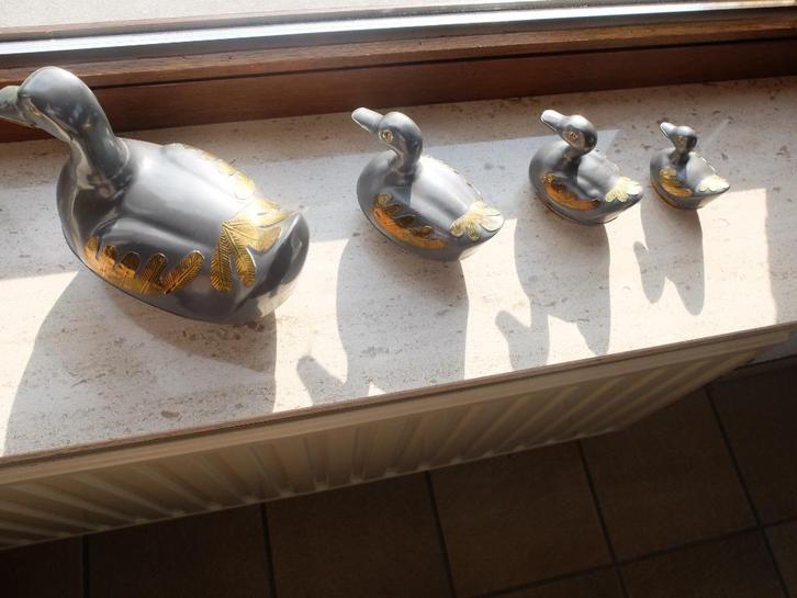 Zeer mooi garntuur: 4 eendjes op een rij, Antiek en Kunst, Antiek | Glaswerk en Kristal, Ophalen