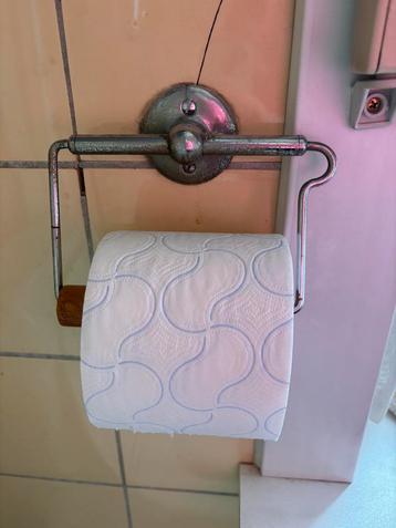 Vintage wc rol houder  beschikbaar voor biedingen