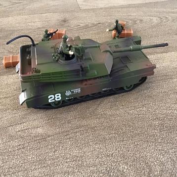 Micro legertank met soldaatjes  disponible aux enchères