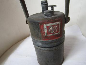 Antique lampe de mineur au carbure, portant le n 13