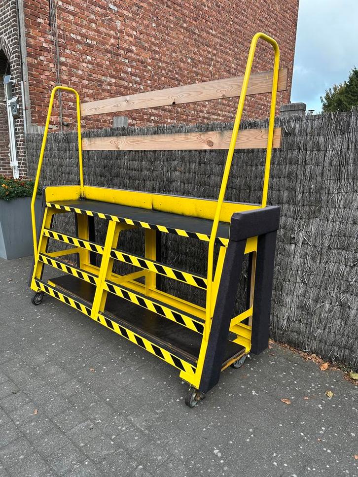 Stelling trap werkplateau, Doe-het-zelf en Bouw, Steigers, Rolsteiger of Kamersteiger, Ophalen of Verzenden