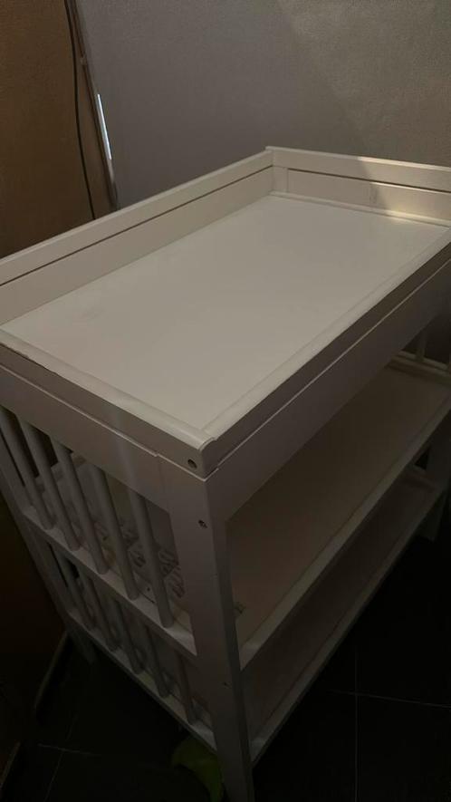 Witte commode met 2 grote opbergvakken, Kinderen en Baby's, Kinderkamer | Commodes en Kasten, Zo goed als nieuw, Commode, 90 tot 105 cm