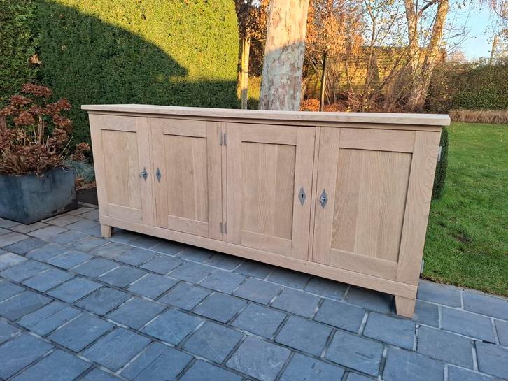 Massief eiken dressoir. Geluchtgomd., Huis en Inrichting, Kasten | Dressoirs, Zo goed als nieuw, Ophalen of Verzenden