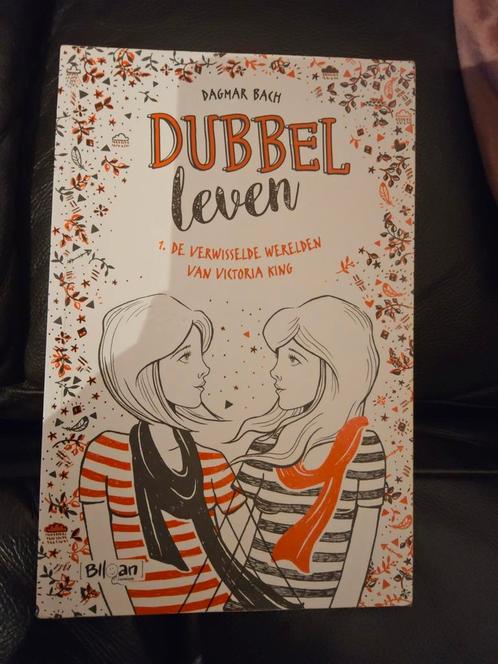 Dagmar Bach - De verwisselde werelden van Victoria King, Livres, Livres pour enfants | Jeunesse | 10 à 12 ans, Comme neuf, Enlèvement ou Envoi