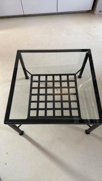 Salontafel metaal en glas 68x68cm x 45cm hoog beschikbaar voor biedingen