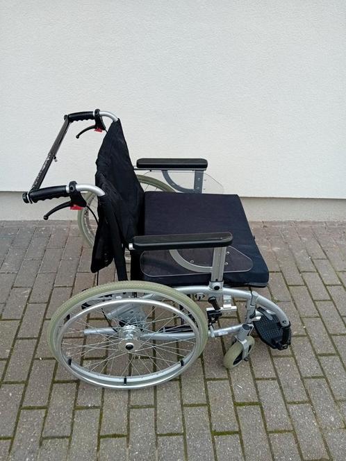 Onberispelijke XL-rolstoel met remmen Ze is superberoofd, Diversen, Rolstoelen, Zo goed als nieuw, Ophalen of Verzenden