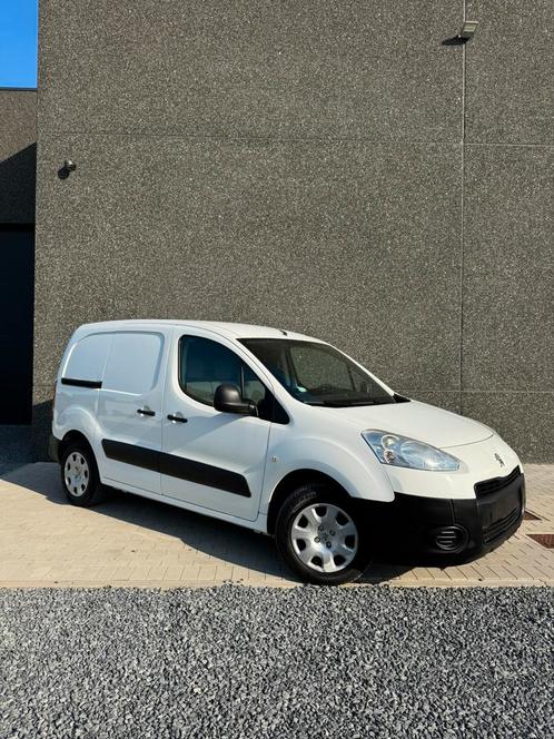 Peugeot Partner, Auto's, Bestelwagens en Lichte vracht, Bedrijf, Radio, Peugeot, Diesel, Euro 5, 4 deurs, Handgeschakeld, Wit