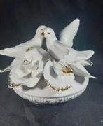 Capodimonte porseleinen beeld duiven diameter 20 cm, Verzamelen, Ophalen of Verzenden