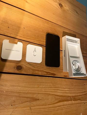 Apple iPhone 12 128GB - Batterij: 75% - Zeer propere staat, 128 GB, 75 %, Comme neuf, Enlèvement