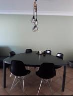 Mooie moderne tafel en stoelen, Huis en Inrichting, Tafels | Eettafels, Ophalen, Zo goed als nieuw