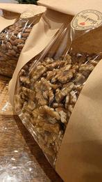 Noix, amandes, noix, Enlèvement