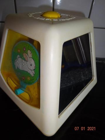 Vintage 1978 Fisher-Price #156 TURN & LEARN Activity Cube beschikbaar voor biedingen