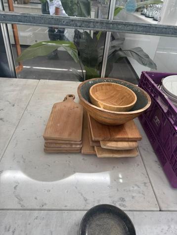 Houten planken / schalen beschikbaar voor biedingen