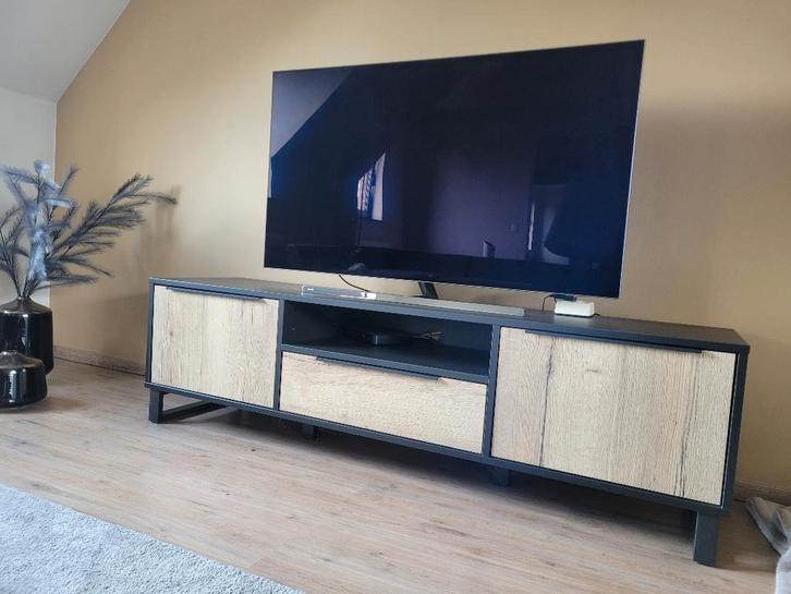 TV-kast - L: 185cm / B: 48cm / H: 52cm, Huis en Inrichting, Stoelen, Zo goed als nieuw, Hout, Ophalen