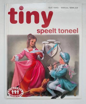 Tiny speelt toneel beschikbaar voor biedingen