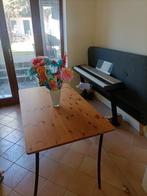 Houten tafeltje, ook ideaal als bureau, Ophalen, Gebruikt