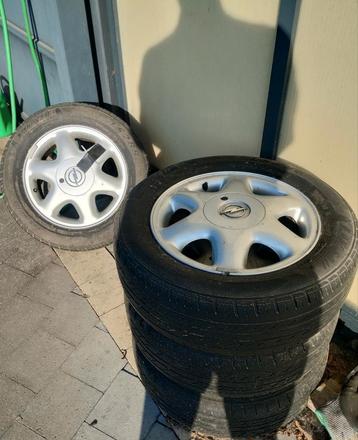 4 mooie velgen Opel Astra G te koop beschikbaar voor biedingen