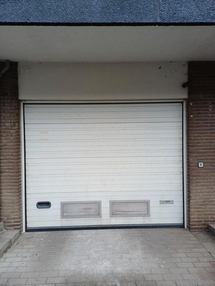 Garagebox in Laken. Wijk Wand Pagodes. 15m2, Immo, Garages en Parkeerplaatsen
