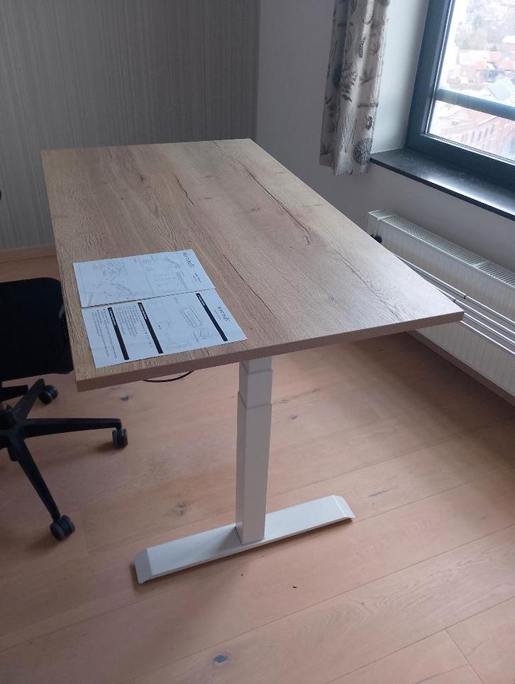 Euroseats Elektrisch Zit Sta Bureau 140 x 80 Wit/Eiken, Computers en Software, Laptoptafels, Zo goed als nieuw, In hoogte verstelbaar