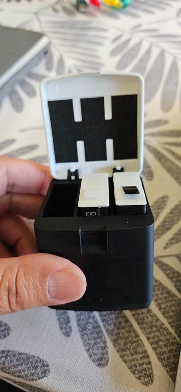 Go pro batterijen & charger beschikbaar voor biedingen