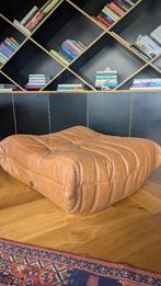 Ligne Roset Togo poef, Cognac leder, Huis en Inrichting, Ophalen, Zo goed als nieuw, 75 tot 100 cm, Vintage Design