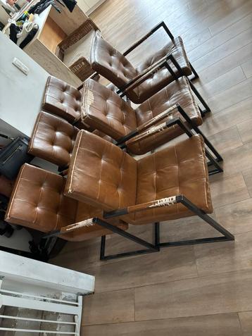 6 eetkamerstoelen met gebruiksschade beschikbaar voor biedingen