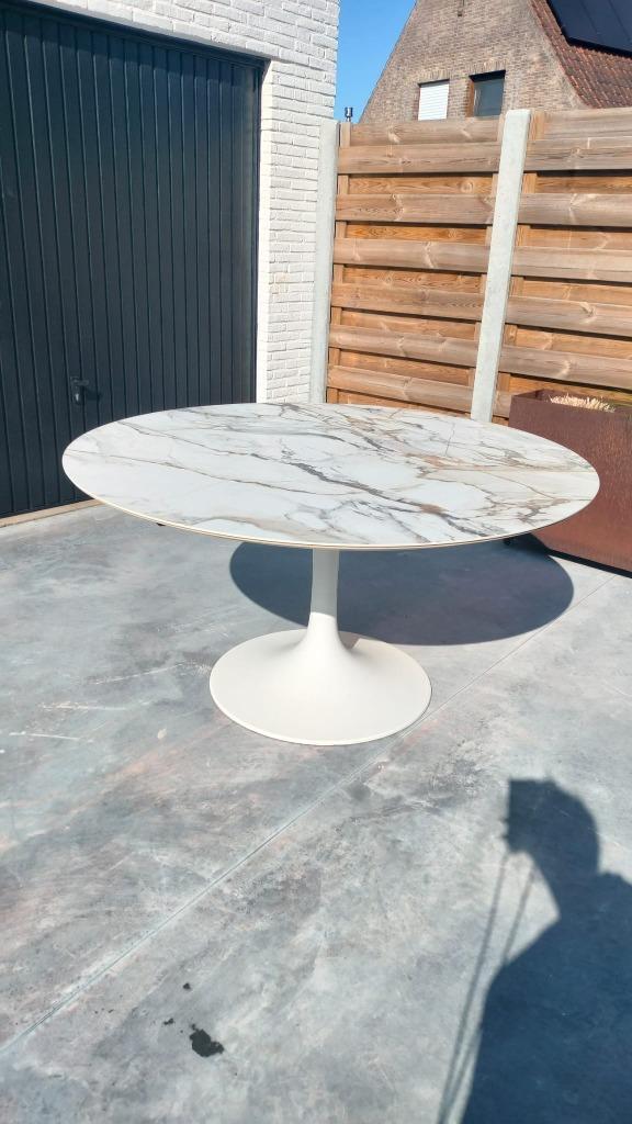 Juntoo tafel rond Tulipo, Calacatta luxe 150 cm, Huis en Inrichting, Tafels | Eettafels, Gebruikt, 100 tot 150 cm, 100 tot 150 cm