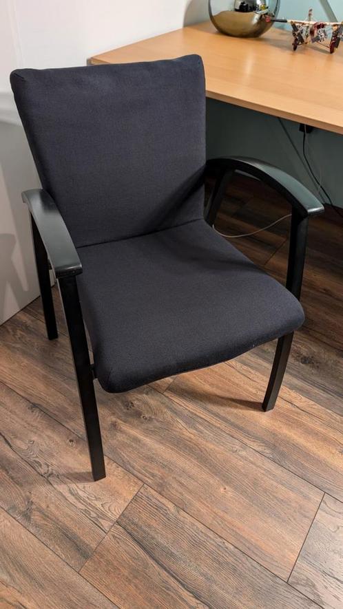 5 chaises de réunion et de bureau Kinnarps Arcus 685 en tiss, Maison & Meubles, Fauteuils, Utilisé, Tissus, Enlèvement ou Envoi