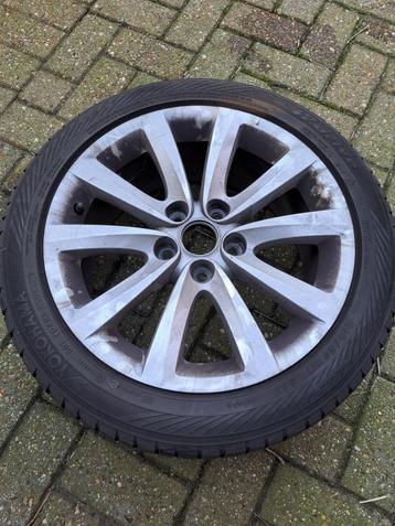Winterbanden met velg 215/50R17 95V beschikbaar voor biedingen