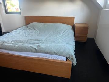 Ikea malm bed 180x200 + nachtkastje + 4-ladenkast, Huis en Inrichting, Ophalen, Gebruikt, Tweepersoons