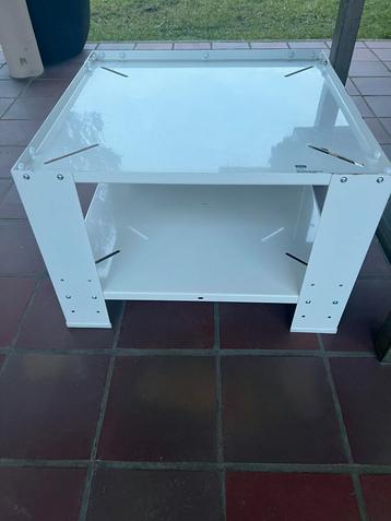 Verhoger wasmachine/droger  beschikbaar voor biedingen