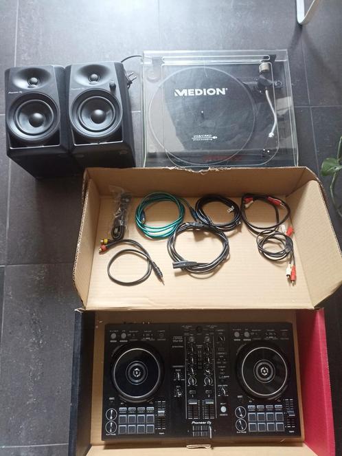 Pioneer ddj400 controller + DM40 speakers + gratis platesplr, Muziek en Instrumenten, Dj-sets en Draaitafels, Zo goed als nieuw