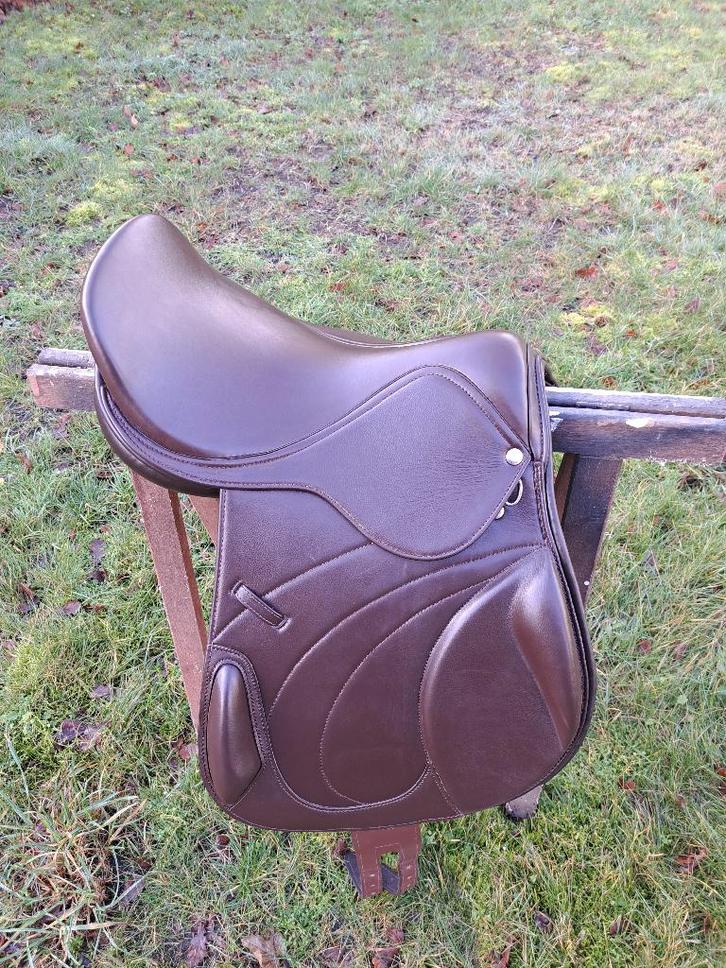 Nieuw springzadel, Dieren en Toebehoren, Paarden en Pony's | Zadels, Nieuw, Springen, Ophalen