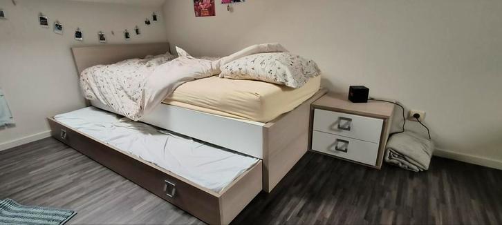 slaapkamer (bed, matras,bedlade,boekenrek), Huis en Inrichting, Slaapkamer | Complete slaapkamers, Ophalen