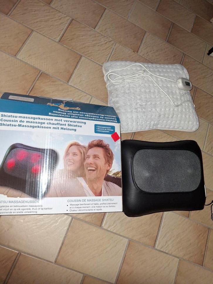 Te koop: Massagekussen+ verwarmingskussen, Sport en Fitness, Massageproducten, Ophalen