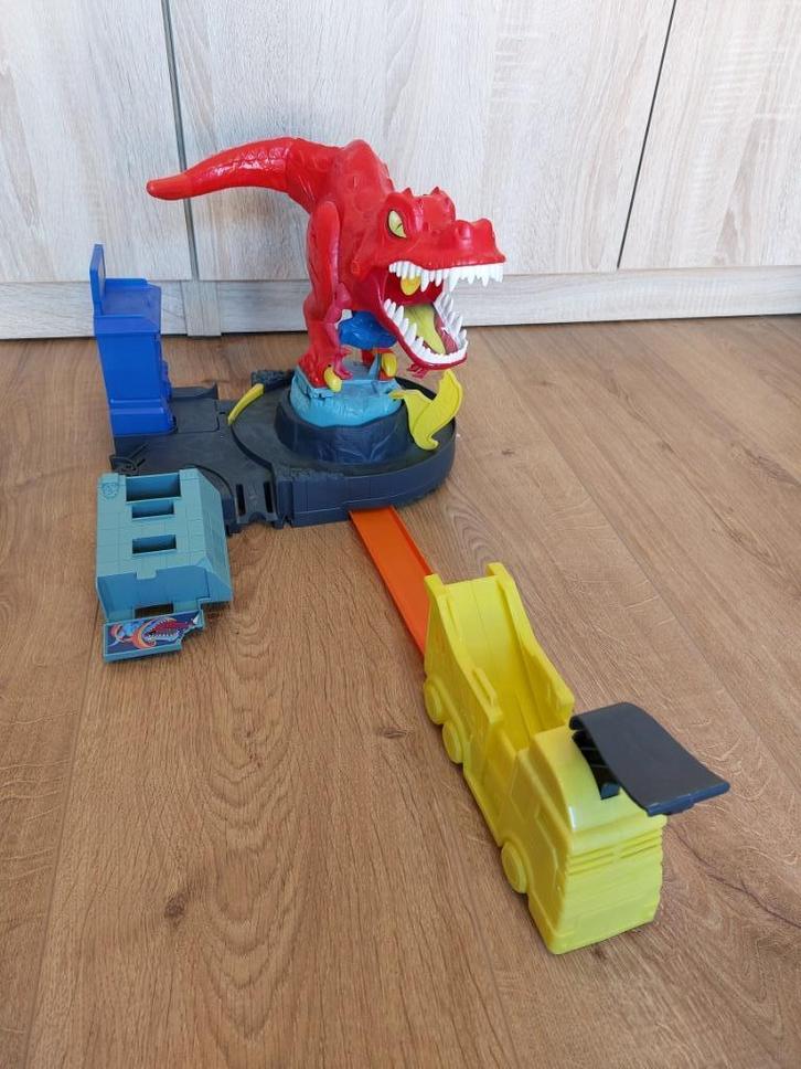 Hot Wheels City T-Rex Aanval, Kinderen en Baby's, Speelgoed | Racebanen, Zo goed als nieuw, Racebaan, Hot Wheels, Ophalen