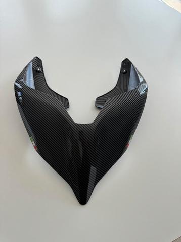 Carbon rear tail cover streetfighter v4 beschikbaar voor biedingen