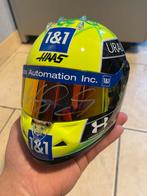 Gesigneerd Mick Schumacher 1:2 helm Haas, Verzamelen, Automerken, Motoren en Formule 1, Ophalen of Verzenden, Zo goed als nieuw