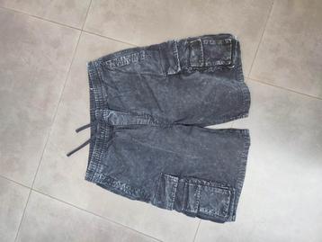 Short cargoshort Zara  beschikbaar voor biedingen