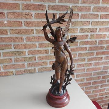 Victoria – Gesigneerd bronzen beeld door Hippolyte Moreau (H beschikbaar voor biedingen