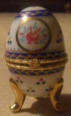 Oeuf en porcelaine sur 3 pattes, Ophalen of Verzenden