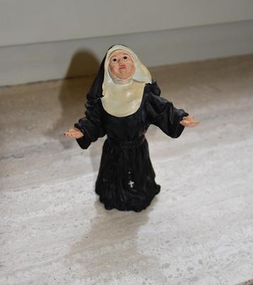 statue de nonne ou de sœur, Envoi