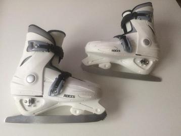 Patins à glace enfant Roces (pointure réglable du 30 au 35) disponible aux enchères