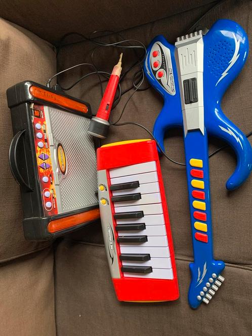 Hey Muziekinstrument, piano gitaar 5-6 jaar oud, Kinderen en Baby's, Speelgoed | Babyspeelgoed, Gebruikt, Met geluid