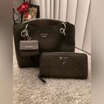 Guess tas met portemonnee, Handtassen en Accessoires, Tassen | Damestassen, Ophalen of Verzenden
