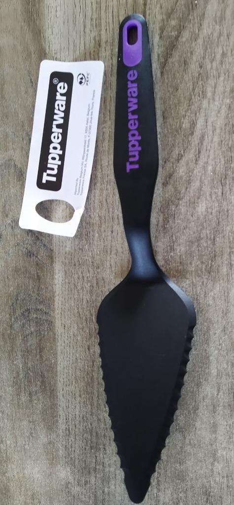 Tupperware taartschep, Huis en Inrichting, Keuken | Tupperware, Nieuw, Bak of Kom, Paars, Ophalen
