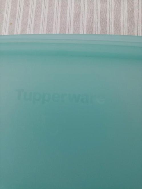 ② Boîte à pain Tupperware pliable — Cuisine